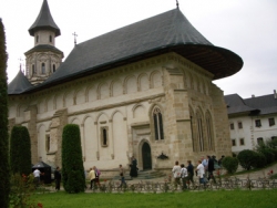 Le monastère de Strunga
