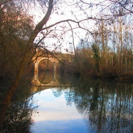 Aqueduc sur rivière