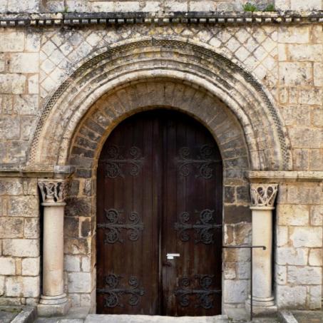 Le porche de l'église